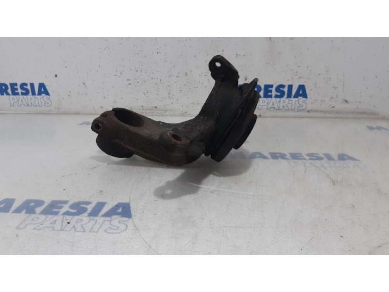 Peugeot - 207 - Achsschenkel links vorne