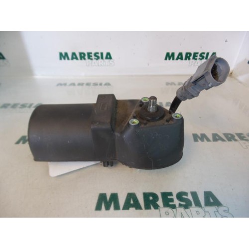 Renault - Kangoo - Front wiper motor