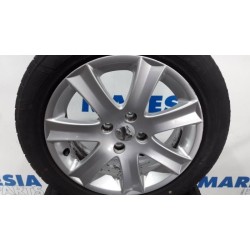 Peugeot - 207 - Sportvelgenset + banden