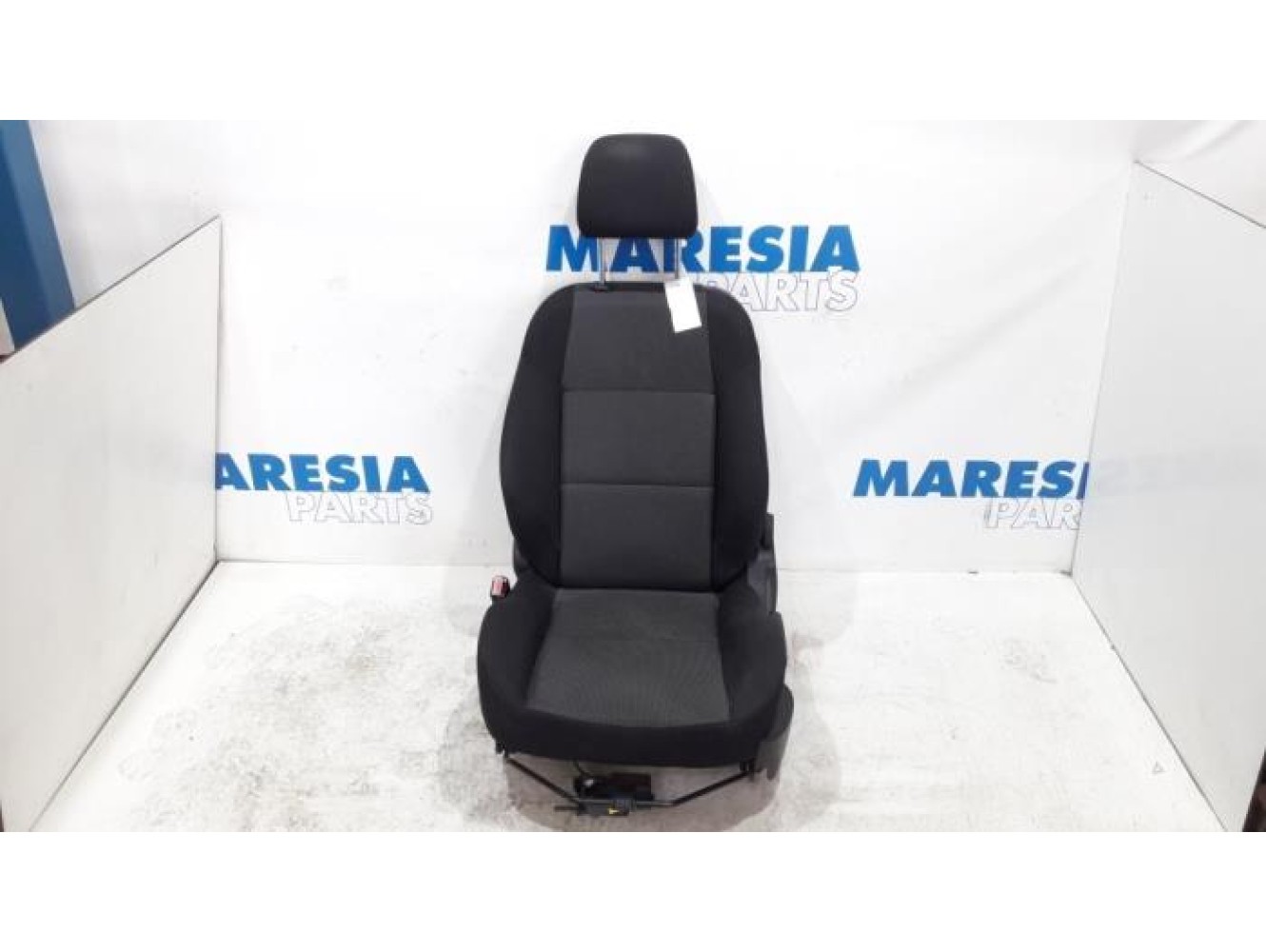 Peugeot - 207 - Sitz links