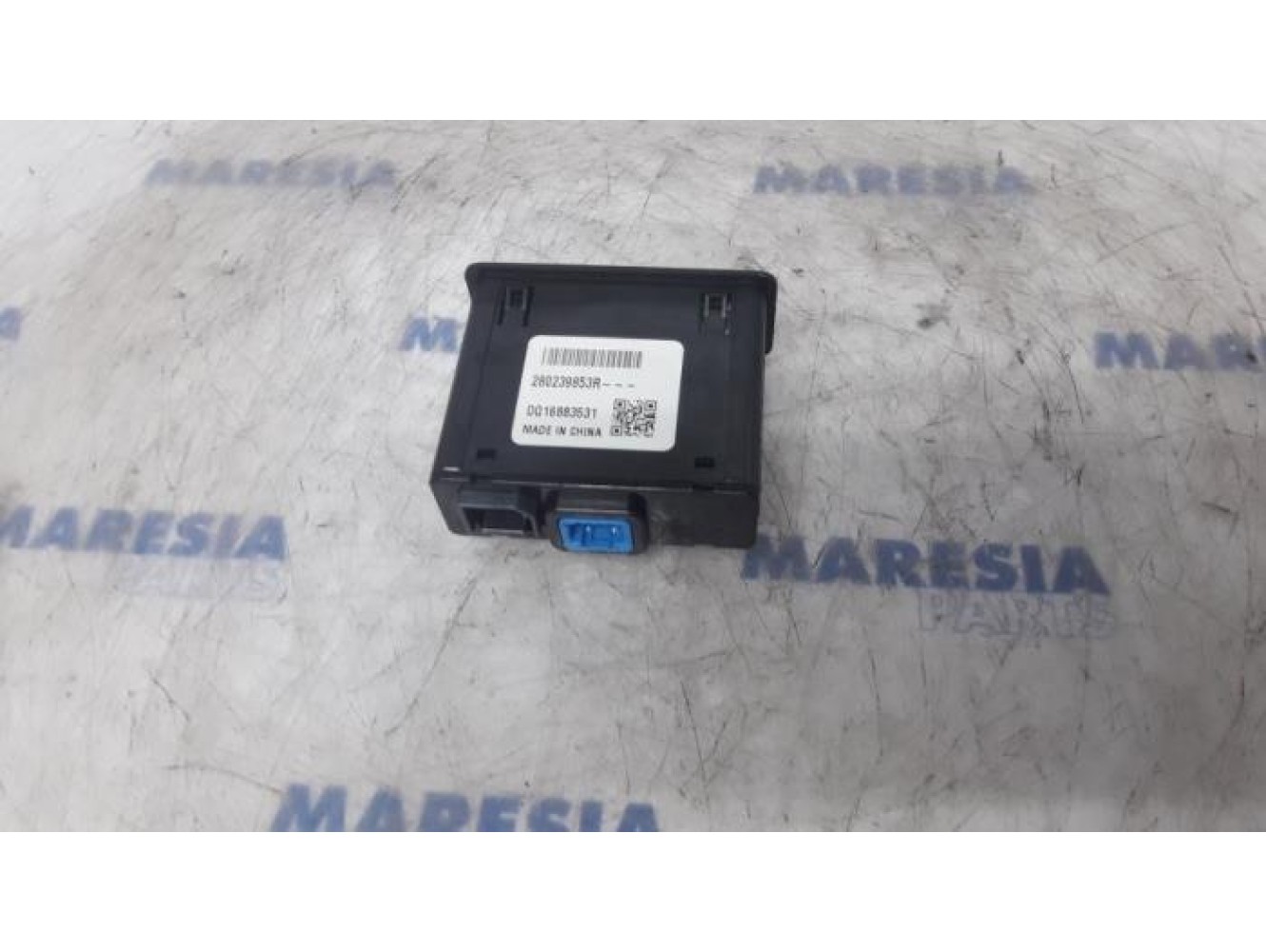 Renault - Megane - AUX / USB connection