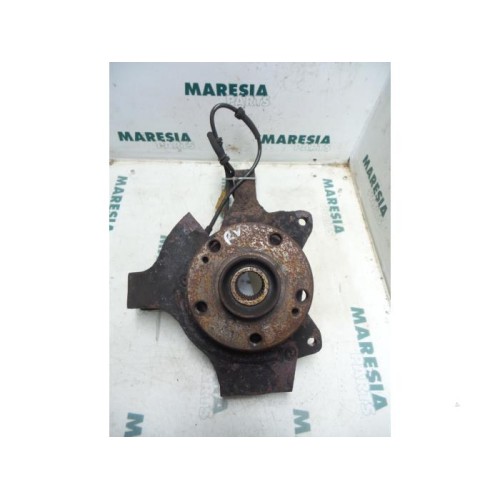 Renault - Espace - Knuckle, front right
