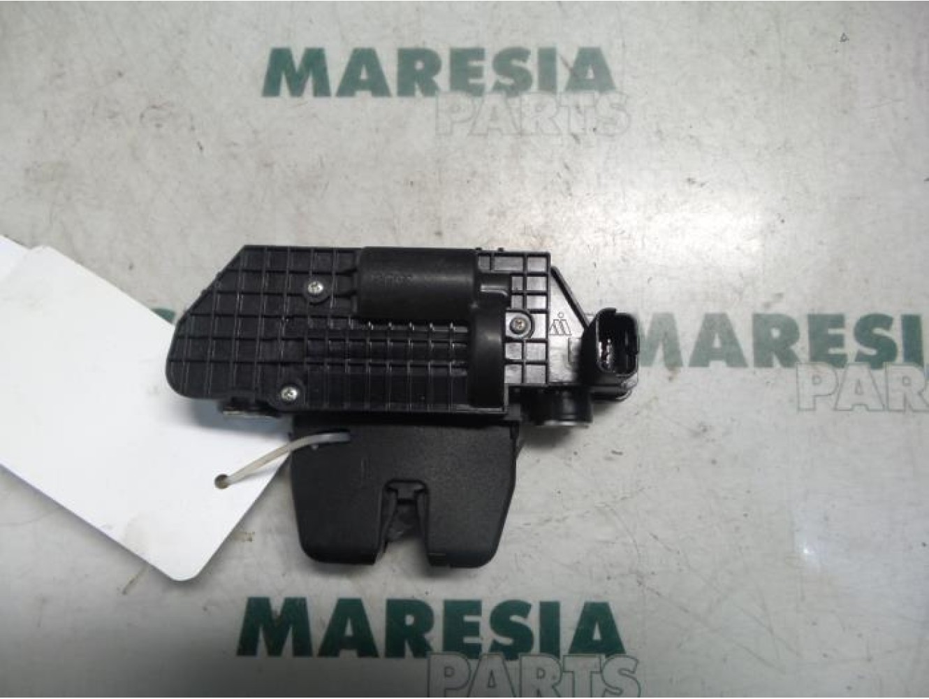 Peugeot - 3008 - Tailgate lock mechanism
