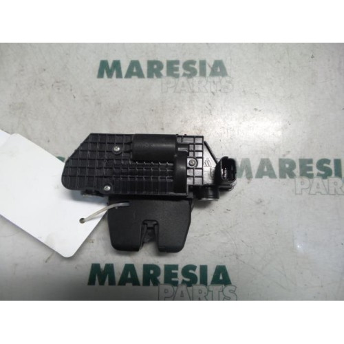 Peugeot - 3008 - Tailgate lock mechanism