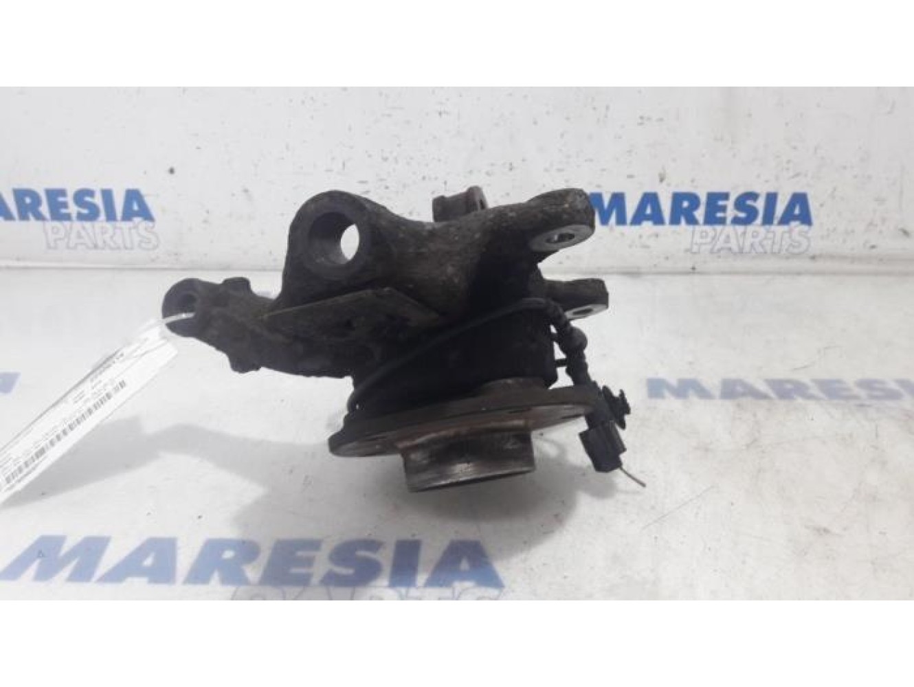 Renault - Megane - Knuckle, front left
