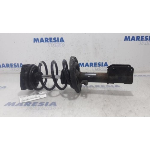 Renault - Megane - Front shock absorber rod, left