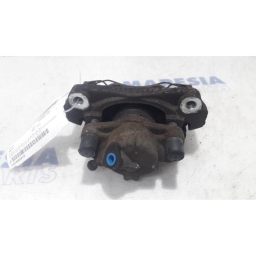 Renault - Megane - Front brake calliper, right
