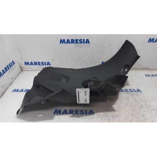 Renault - Megane - Wheel arch liner