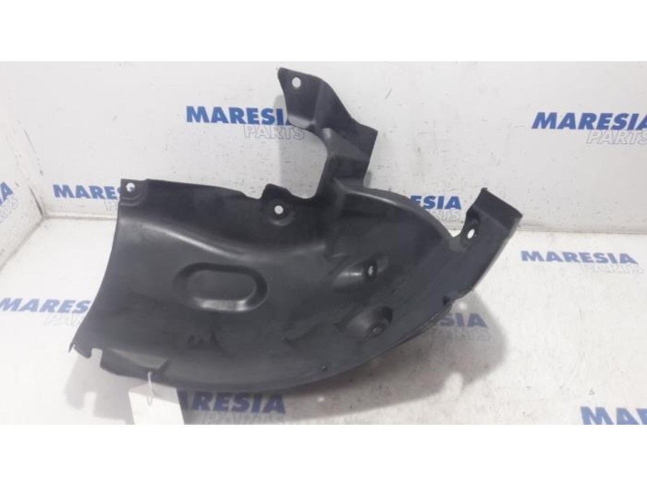 Renault - Megane - Wheel arch liner