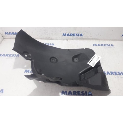 Renault - Megane - Wheel arch liner