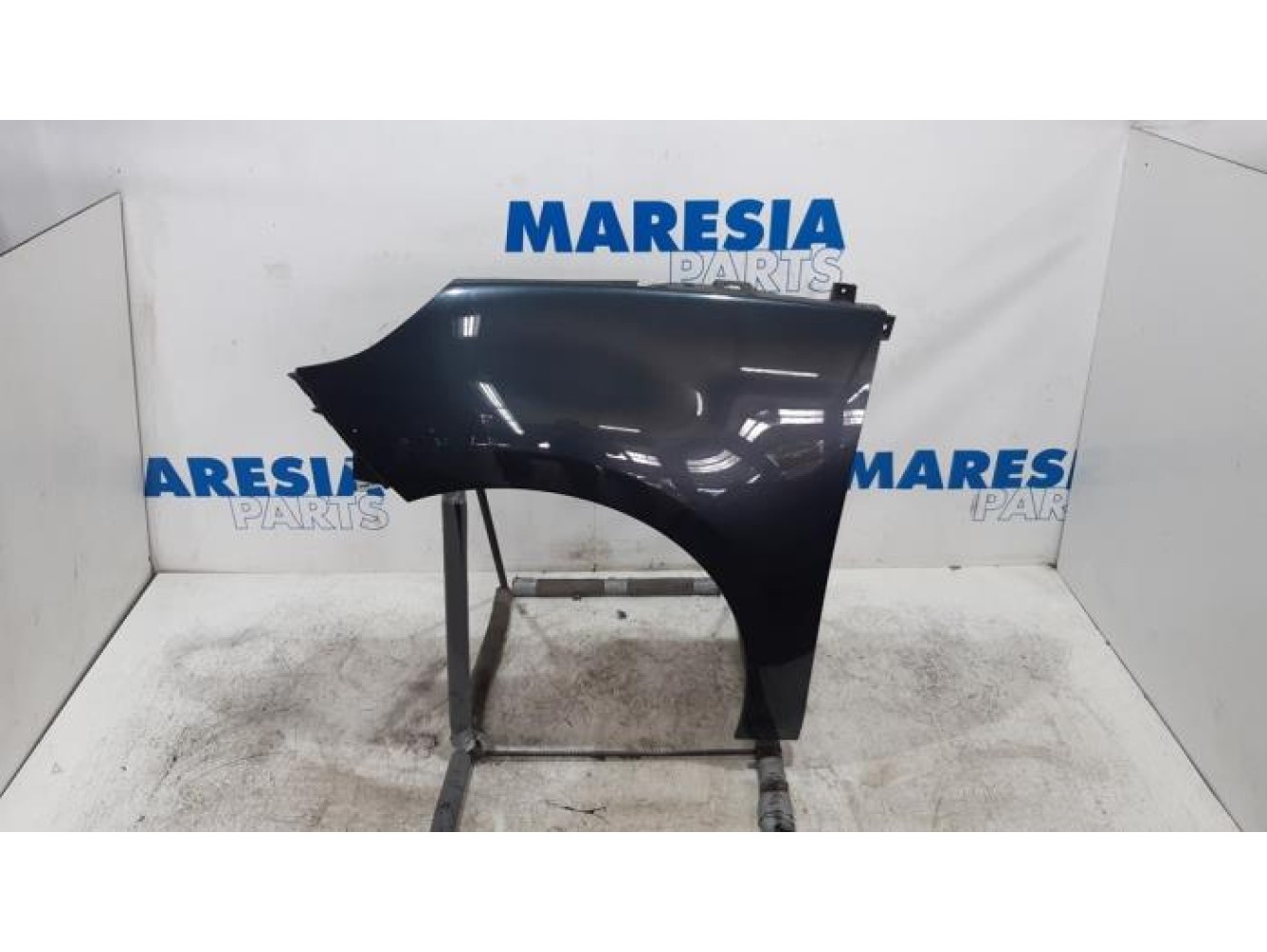 Renault - Grand Scenic - Front wing, left