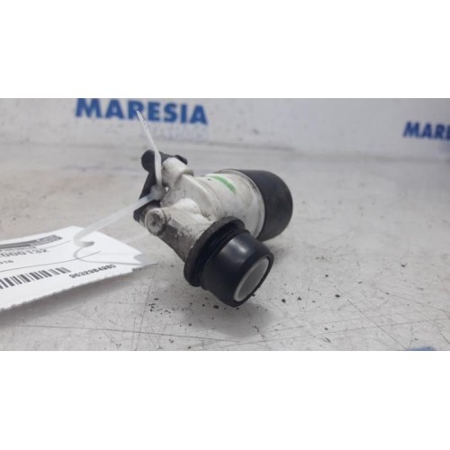 Citroen - Berlingo - Scheibensprüherpumpe vorne