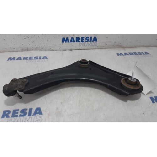Renault - Grand Scenic - Front lower wishbone, right
