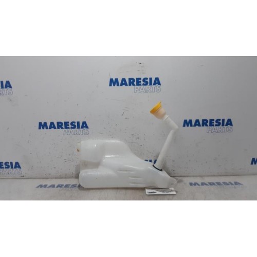 Renault - Grand Scenic - Front windscreen washer reservoir