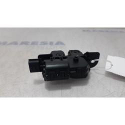 Renault - Grand Scenic - Tailgate lock mechanism