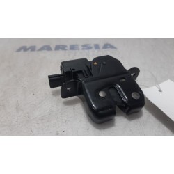 Renault - Grand Scenic - Tailgate lock mechanism