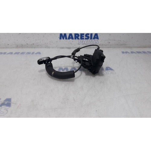 Renault - Grand Scenic - Rear door lock mechanism 4-door, left