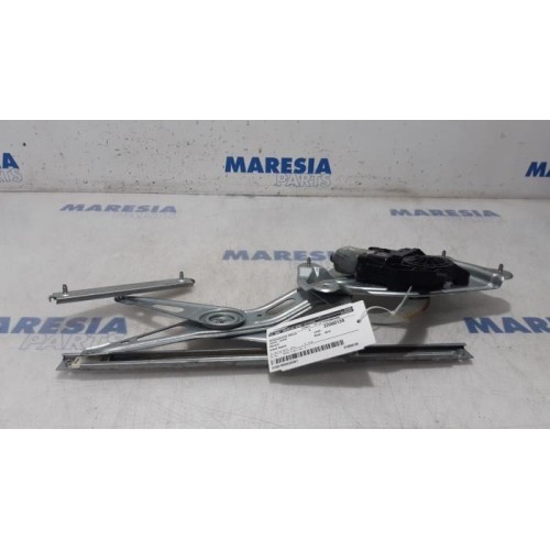 Renault - Grand Scenic - Rear door window mechanism 4-door, right