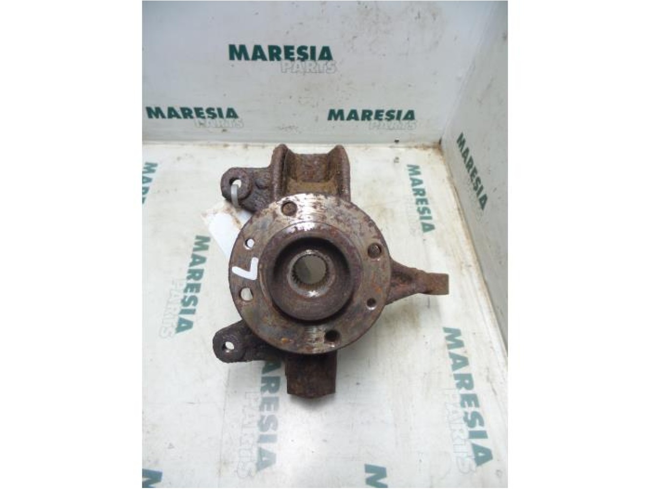 Renault - Megane Scenic - Achsschenkel links vorne