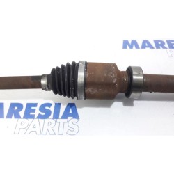 Renault - Clio - Front drive shaft, right