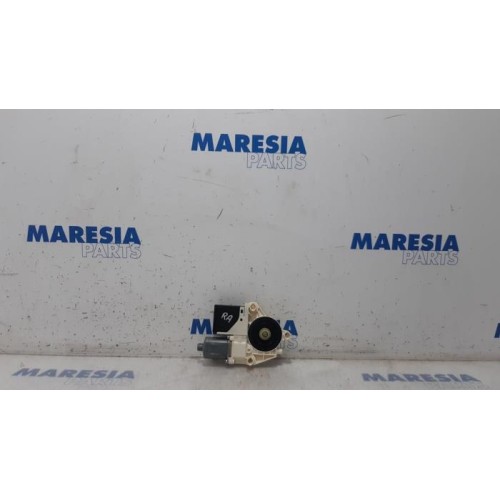 Renault - Megane - Rear door window mechanism 4-door, right