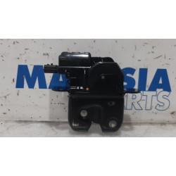 Renault - Megane - Tailgate lock mechanism