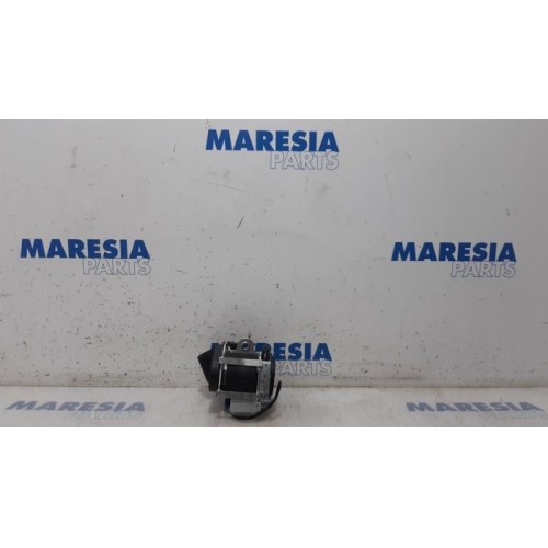 Renault - Megane - Front seatbelt, right