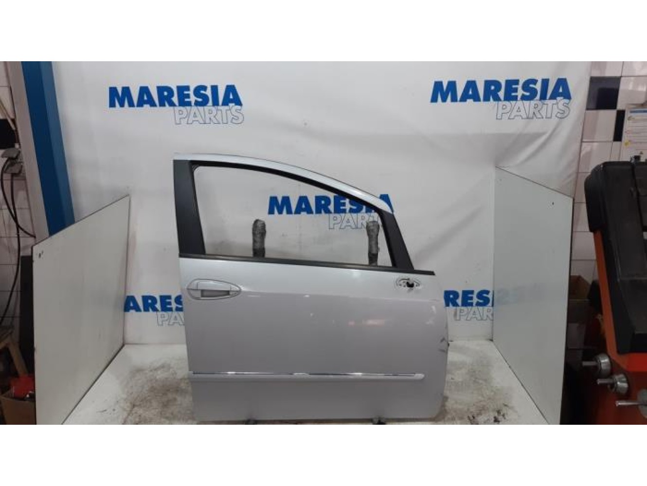 Fiat - Punto Evo - Front door 4-door, right