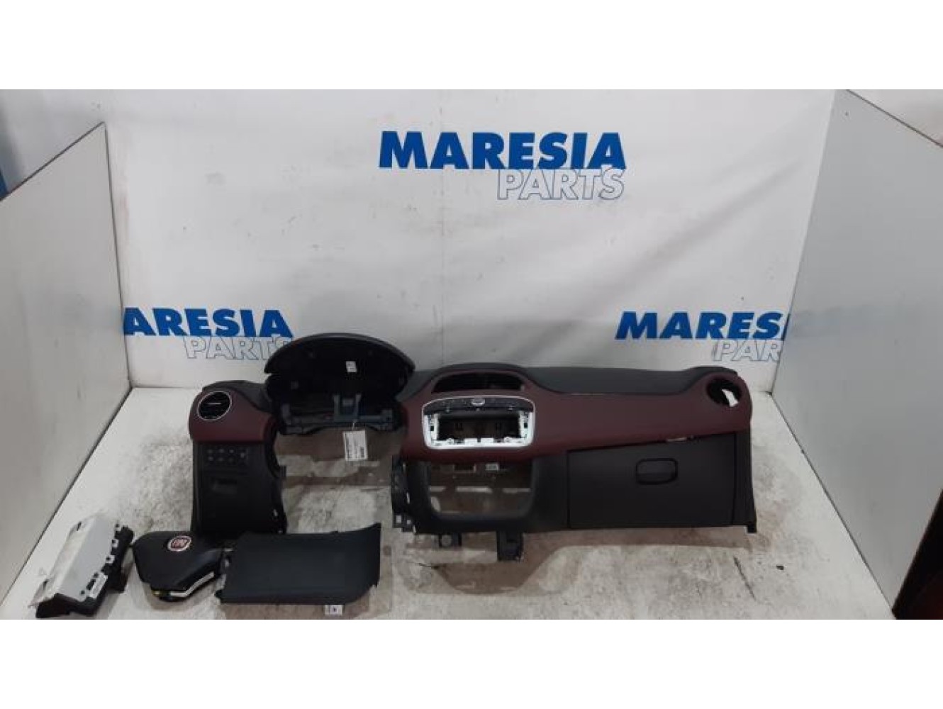 Fiat - Punto Evo - Airbag set + dashboard