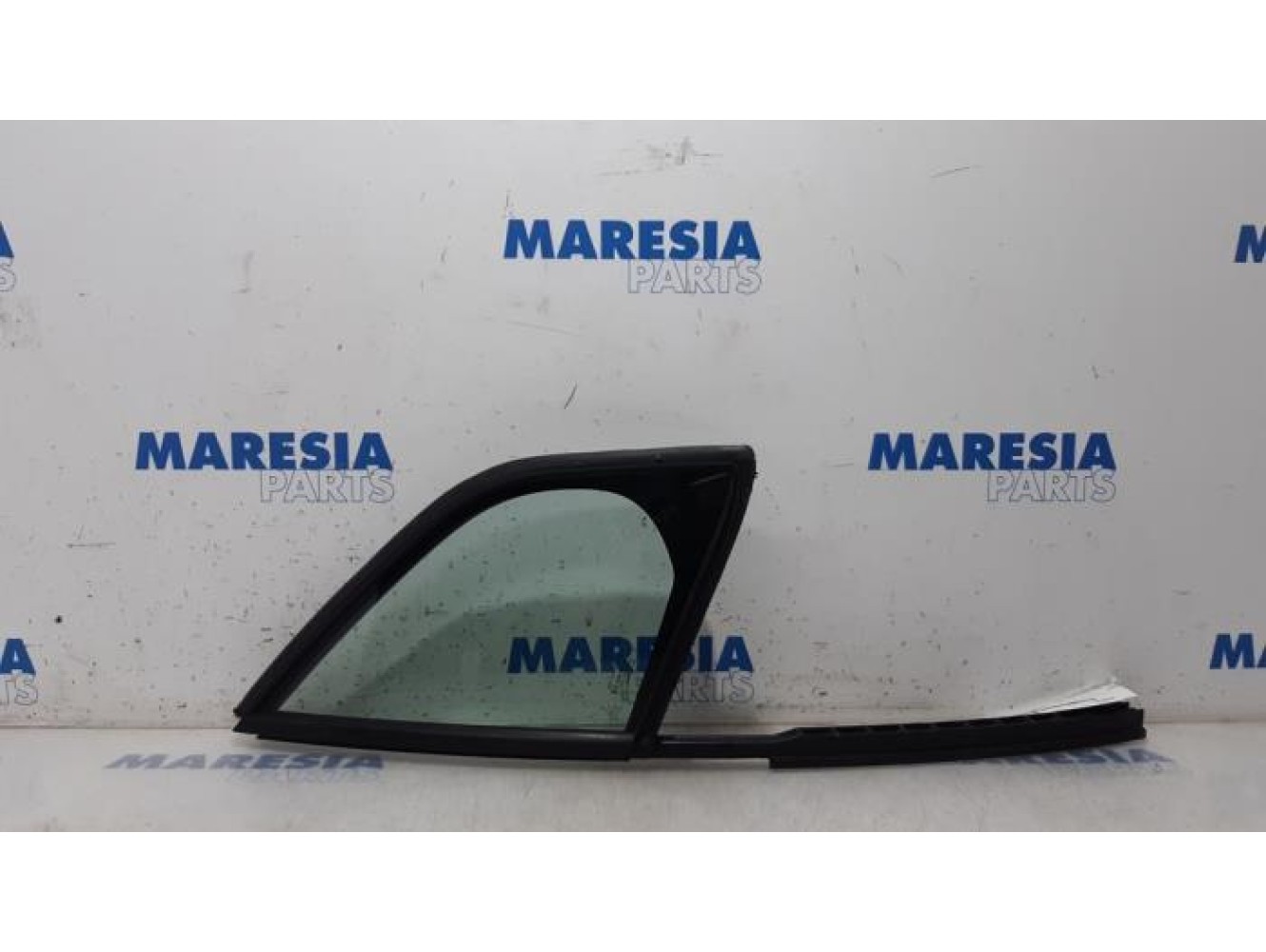 Citroen - C3 - Vitre triangulaire avant droite