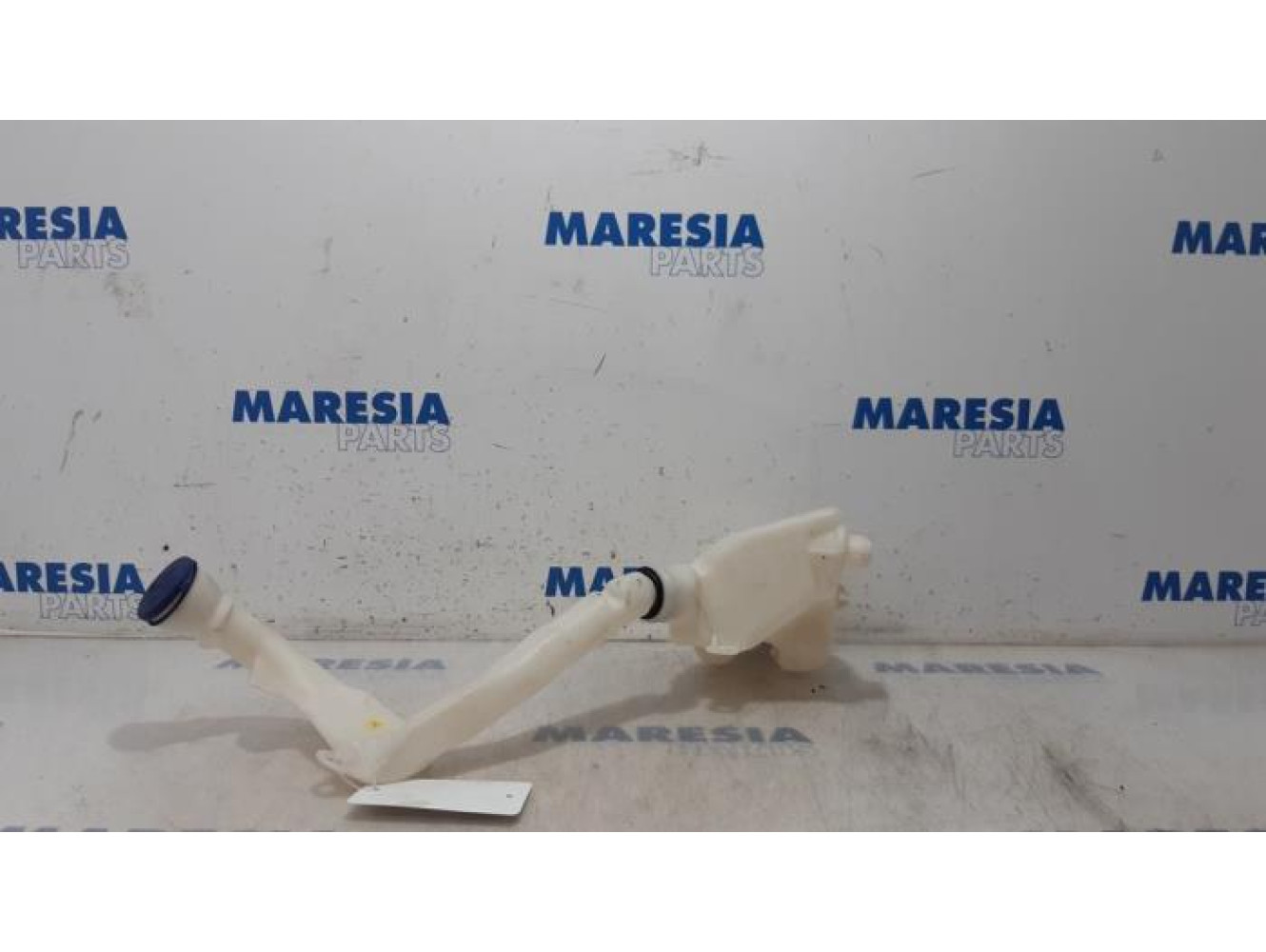 Citroen - C3 - Front windscreen washer reservoir