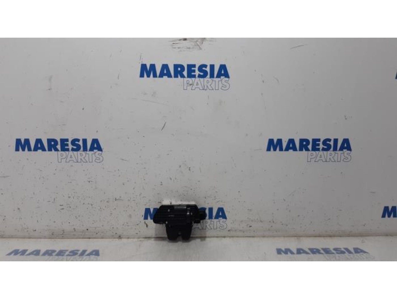 Citroen - C3 - Tailgate lock mechanism