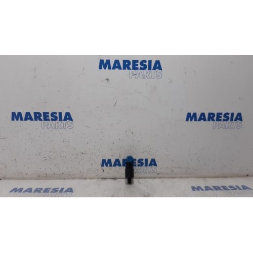 Citroen - C1 - Windscreen washer pump