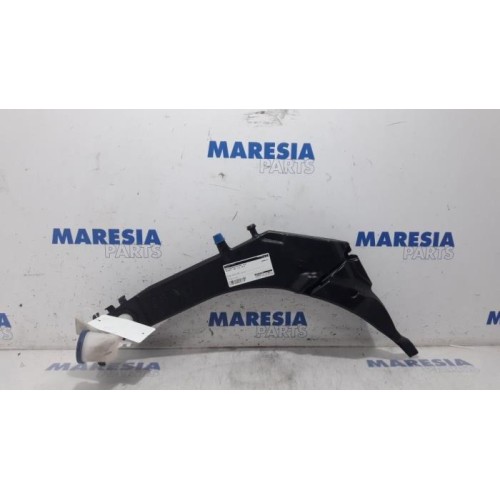 Peugeot - 308 - Front windscreen washer reservoir