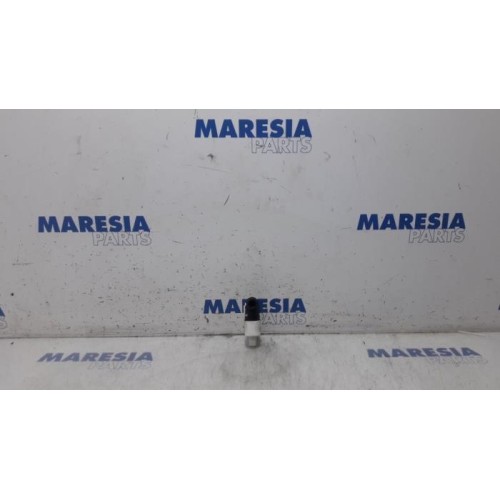 Peugeot - 308 - Windscreen washer pump