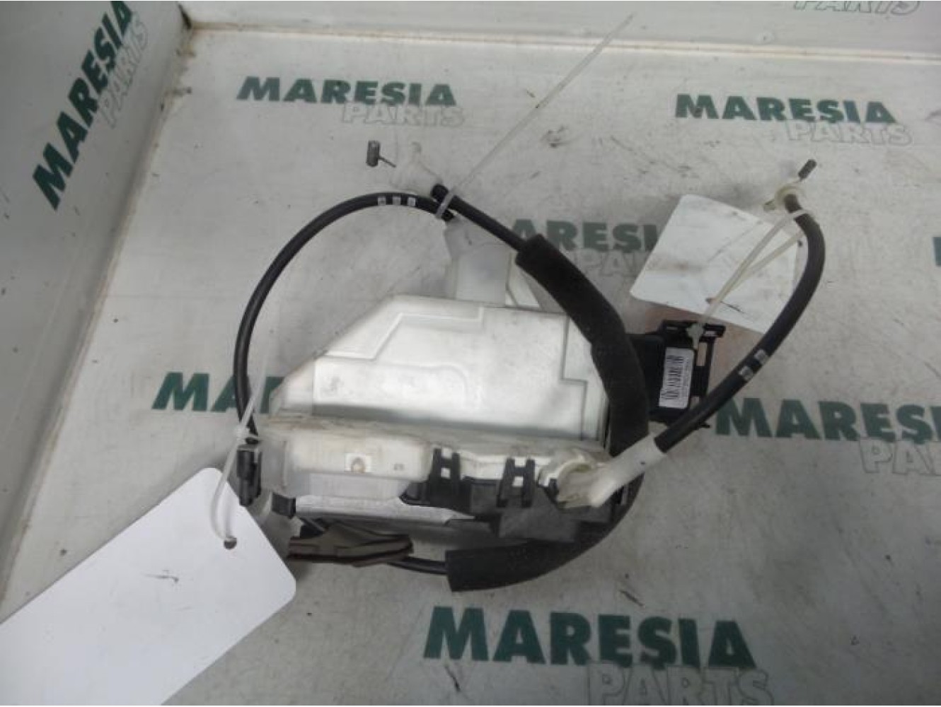 Peugeot - 3008 - Door lock mechanism 4-door, front left