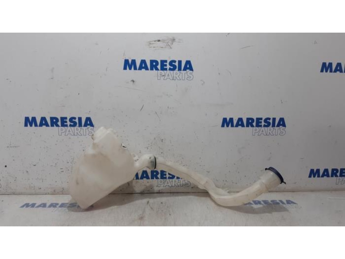 Citroen - C3 - Front windscreen washer reservoir
