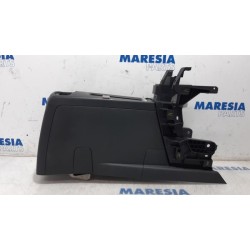 Peugeot - 5008 - Middle console