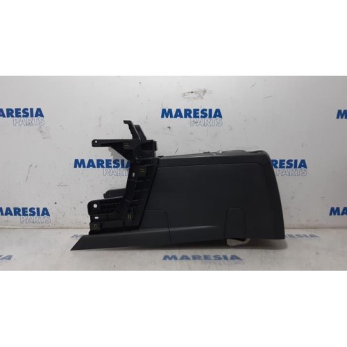 Peugeot - 5008 - Middle console