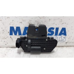 Peugeot - 5008 - Tailgate lock mechanism