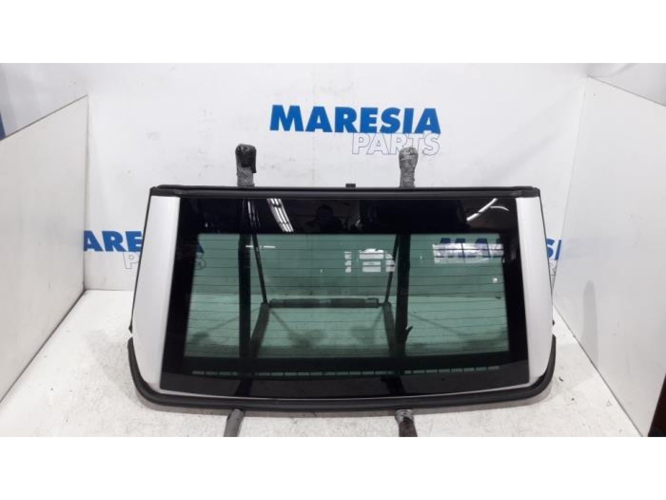 Peugeot - 207 - Rear window