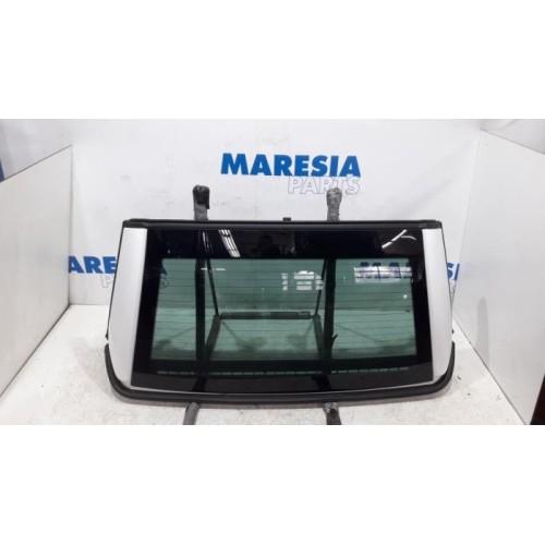 Peugeot - 207 - Rear window