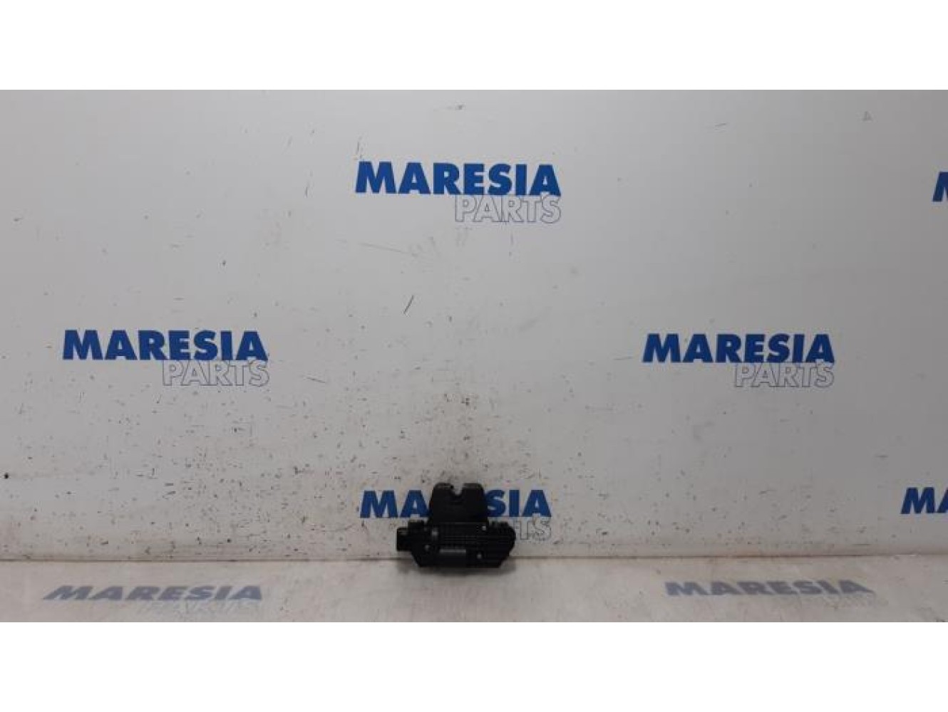 Citroen - C3 - Tailgate lock mechanism
