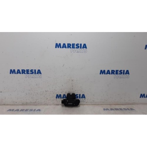 Citroen - C3 - Tailgate lock mechanism