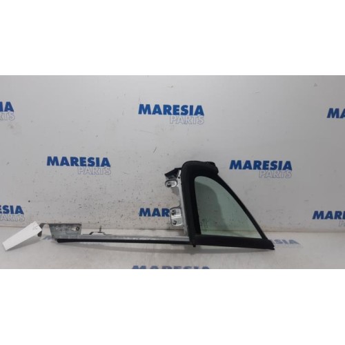 Peugeot - 207 - Quarter light, front left