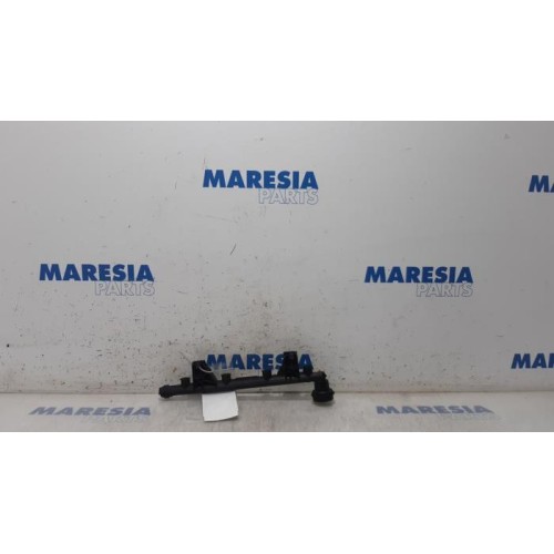 Renault - Megane - Fuel injector nozzle