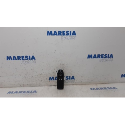 Citroen - C3 - Multi-functional window switch
