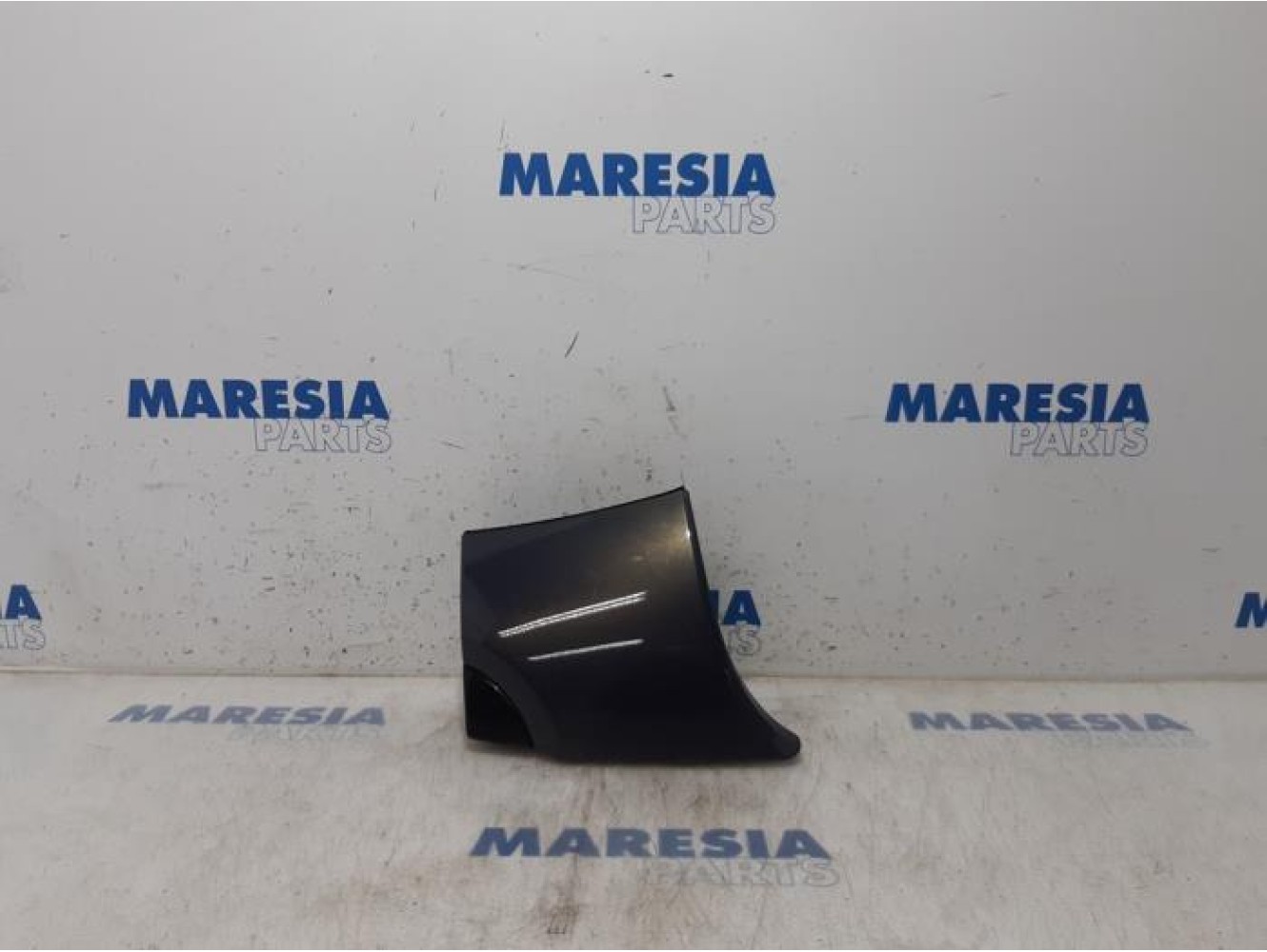 Renault - Megane Scenic - Rear bumper component, right