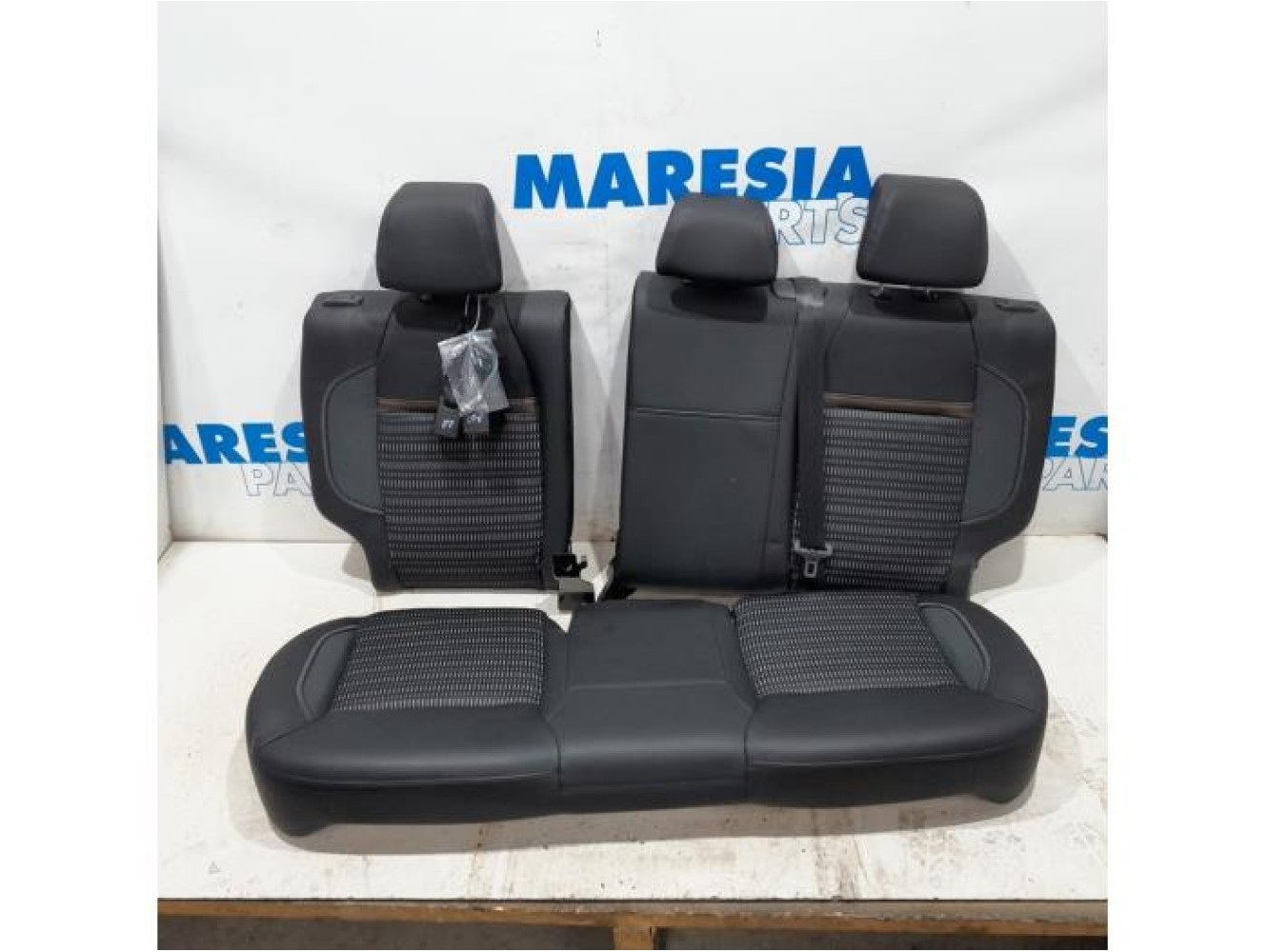 Peugeot - 208 - Banquette arrière