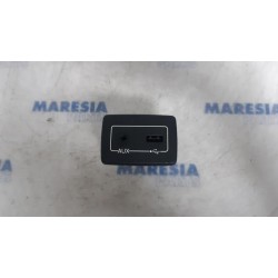 Peugeot - Boxer - AUX / USB connection